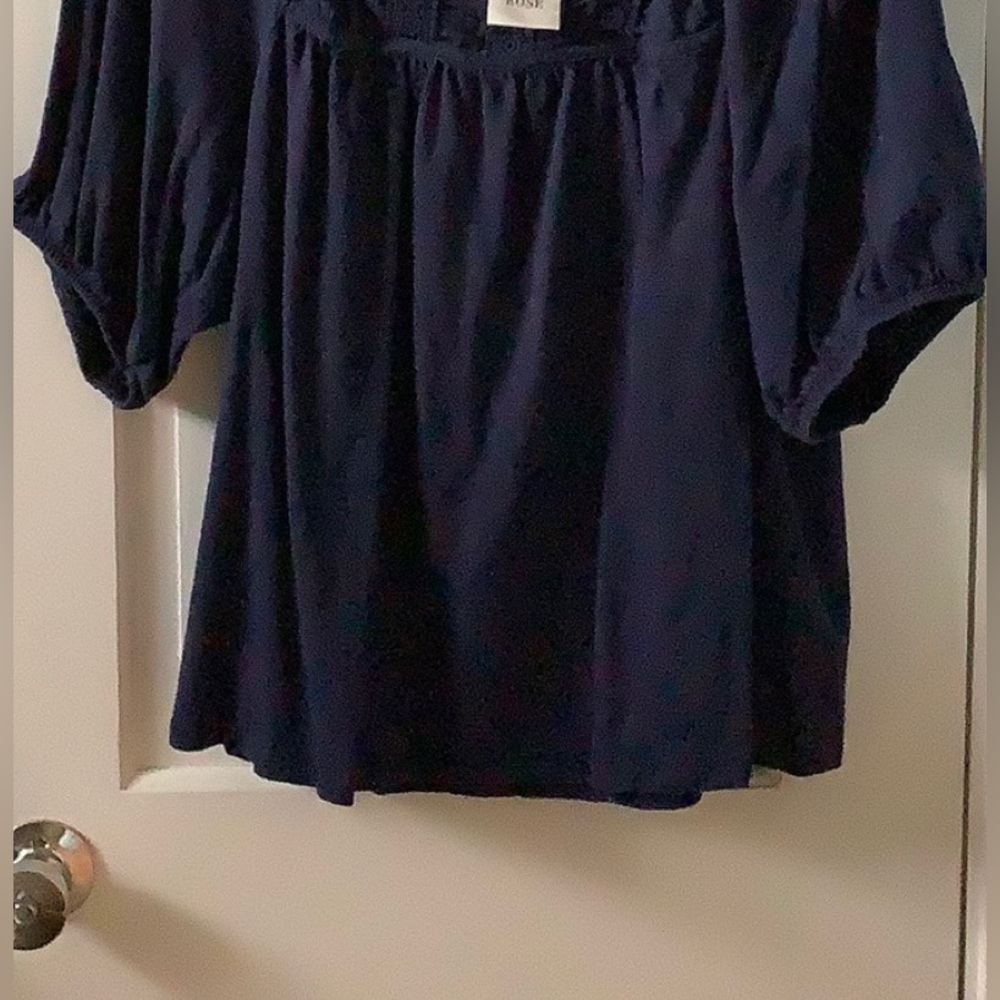 Knox Rose Shirt  size XL. Navy blue. Excellent used condition.